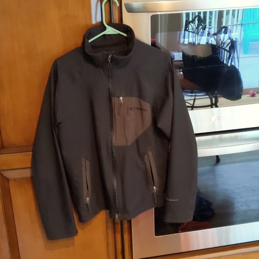 Columbia Omni-Shield Black jacket Medium